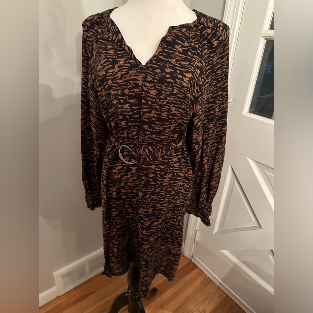 Banana Republic brown and black dress with belt.